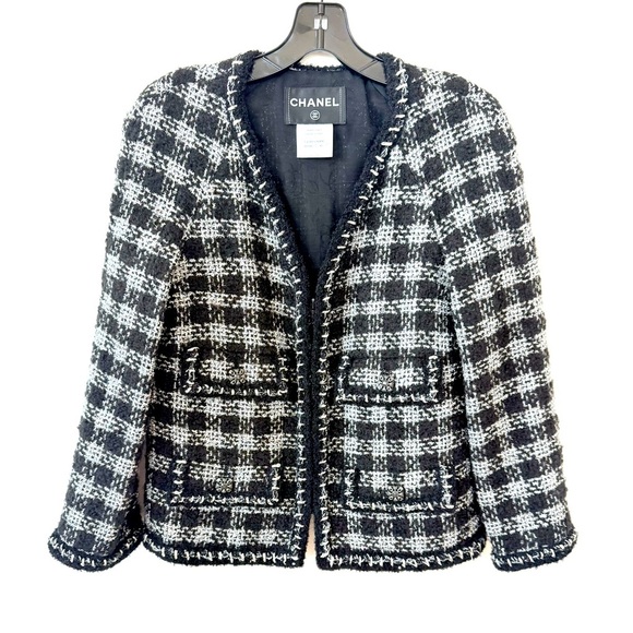 CHANEL Jackets & Blazers - Chanel Black Silver Jacket & Skirt set CC Gripoix buttons Wool blend Vintage 40
